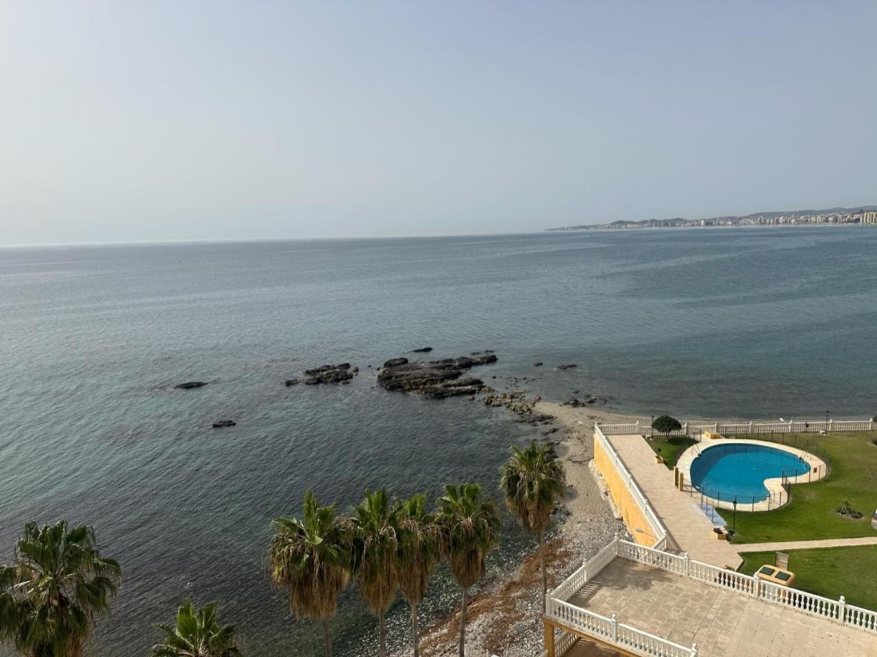 La Perla Beach Benalmadena Bagian luar foto